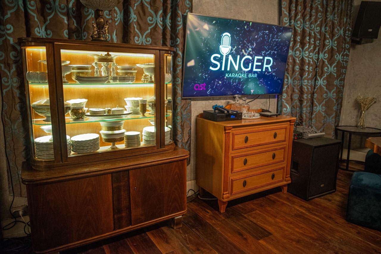 SINGER